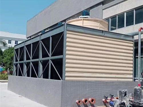 閉式冷卻塔在運(yùn)轉(zhuǎn)的時候要注意什么？(閉式冷卻塔維修注意事項)